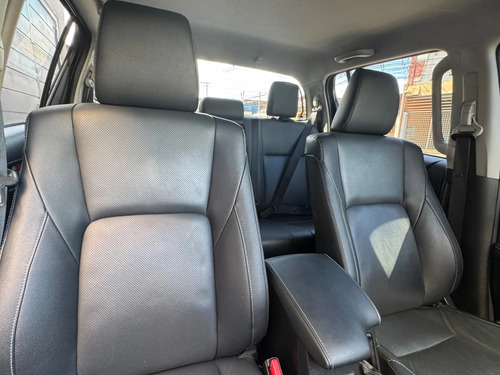 Toyota Hilux 2.8 D-4D TURBO DIESEL CD SRX 4X4 AUTOMÁTICO