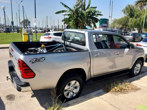 Toyota Hilux 4x4 Srv 2.8