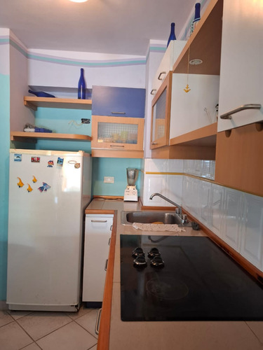 Se Vende Apartamento En Conj. Residencial Puerto Limon Tucacas Edo. Falcon. L.m