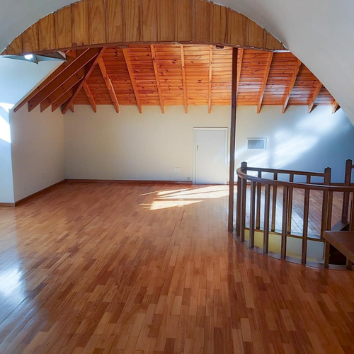 Venta Casa De Estilo 7 Amb En Zona Residencial De Martinez