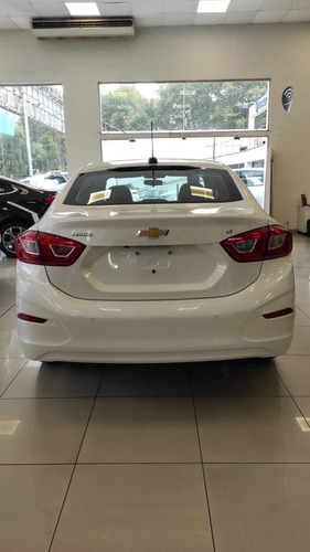 Imagen 10 de 25 de Chevrolet Onix Plus Pv