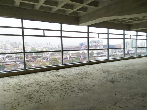 Imagen 10 de 21 de Las Mercedes 200 M2 Olga Prada Inmuebles
