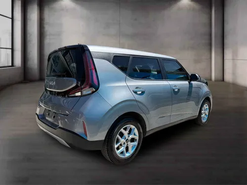 Kia Soul 5p LX L4/1.6 Aut