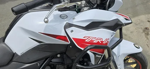 Vendo Moto Benelli Trk251 Color Blanca Modelo 2022