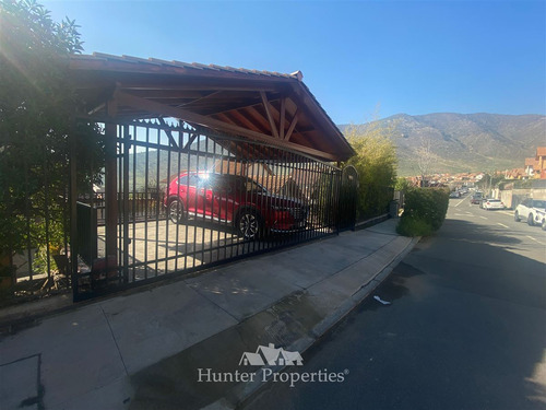 Casa En Venta De 4 Dorm. Cuidad De Los Valles En Condominio