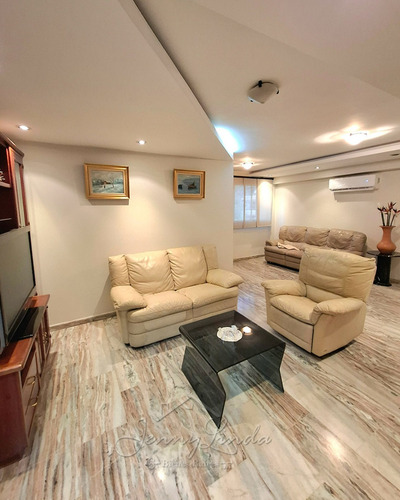 Venta Apartamento Urb. La Soledad, 197mts Exclusivo Maracay Aragua