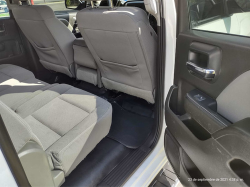 Imagen 8 de 12 de Chevrolet Silverado 5.3 2500 Cab Dob Star 4x2 Aut 2017