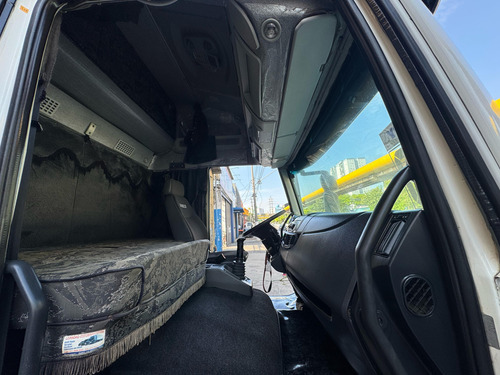 Iveco Tector 240e28s 2012/2013 Baú 8,50 X 2.95