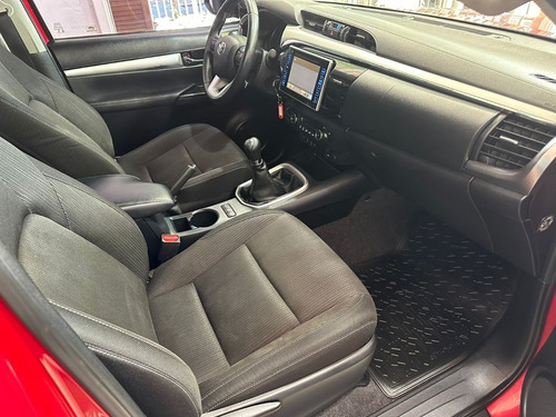 Imagen 9 de 14 de Toyota Hilux (l16) 2.8 C/d 4x4 Tdi Srv 177cv
