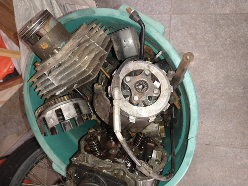 Imagem 3 de 8 de Honda Sahara 350
