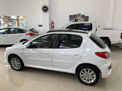 Imagen 5 de 16 de Peugeot 207 Compact Xt Hdi 1.4 5p 2011