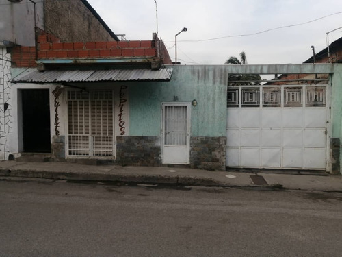 Beraca 006 Casa En Venta Barrio San Rafael, Maracay