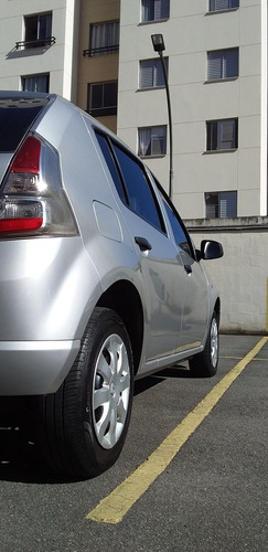 Imagem 2 de 15 de Renault Sandero 2014 1.0 16v Expression Hi-flex 5p