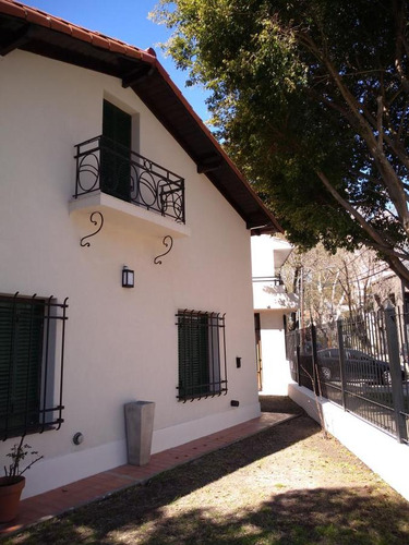 Casa 5 Amb. Reciclada En V. Lopez