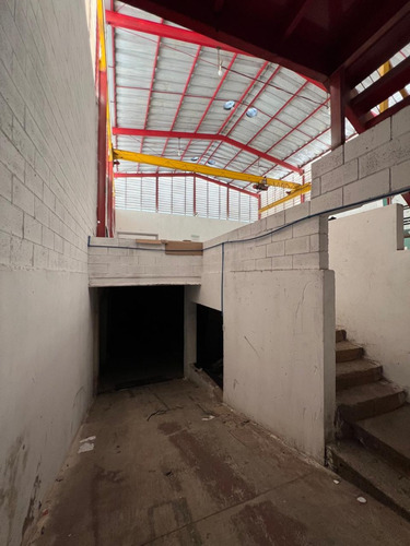 Galpão Comercial Com 500m² De Area Com Ponte Rolante De 3 Toneladas - Em Santana De Parnaiba - Sp / Proximo A Cajamar - Sp