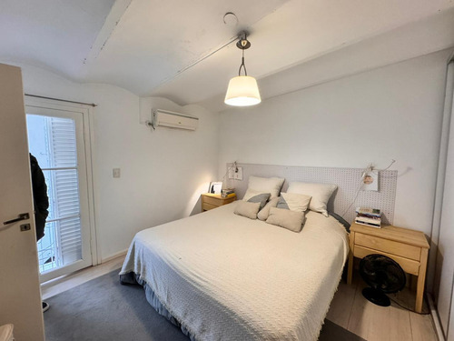 Venta - Casa Pasillo A 2 Cuadras Del Río. 3 Dormitorios Y Patio. Alquila Cochera En Edificio Al Lado