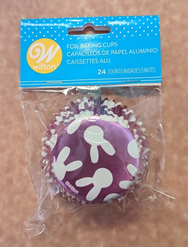 Capacillo Estándar Morado Metálico Con Conejos 24 Pz Wilton