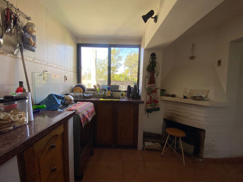 Lega Propiedades Vende Apartamento Al Fondo, Con 2 Dormitorios Y Buena Ubicación.