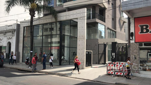 Imagen 15 de 25 de Amplio Local De 180m2 En Zona Estratégica De Lomas De Zamora