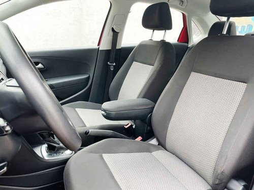 Imagen 10 de 15 de Volkswagen Vento 2017 4p Comfortline L4/1.6 Aut