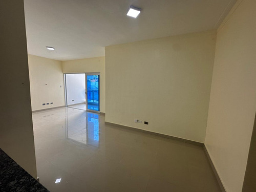 Se Vende Amplio Apartamento 1er Piso Con Patio En Alma Rosa 2da