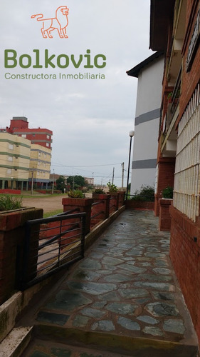 Imagen 1 de 10 de Departamento En Venta - Villa Gesell.