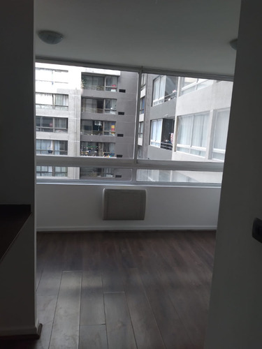 Arriendo Estudio Central ¡a Solo Pasos Del Metro Santa Ana!