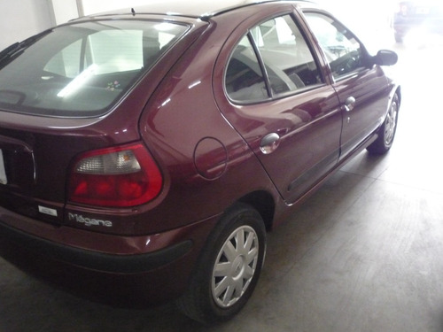 Imagen 4 de 13 de Renault Megane 1,6 5 Ptas Full Gnc Impecable