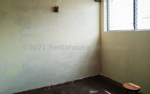 Imagen 16 de 30 de Casa En Venta Para Remodelar En Prados Del Este Mls #21-25308 Wilfredo Bazan
