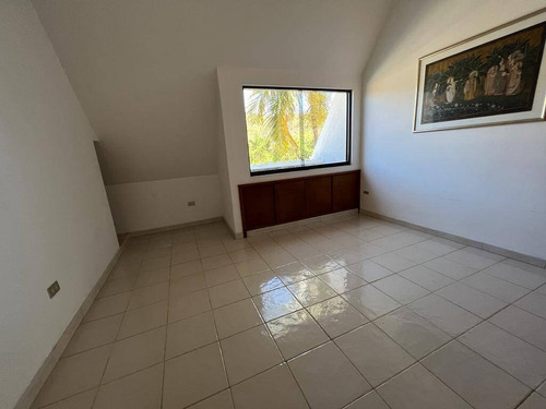 Imagen 2 de 30 de Remax Infinity Vende Bella Casa En Urb. La Viña 128152 Frances Mijares 04144990396