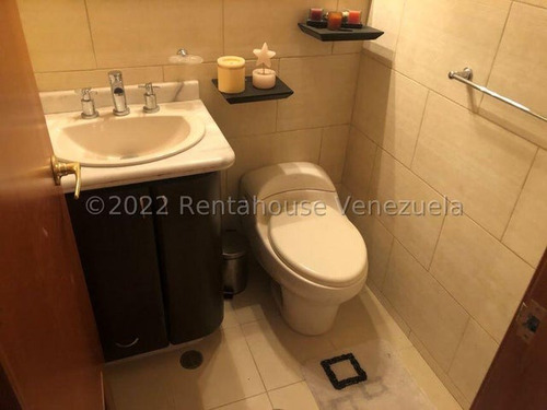 Bello Y Moderno Apartamento En Venta En Urbanización Las Salias De San Antonio De Los Altos 23-15446 Ag