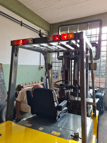 Autoelevador Liugong 2500kg 2014
