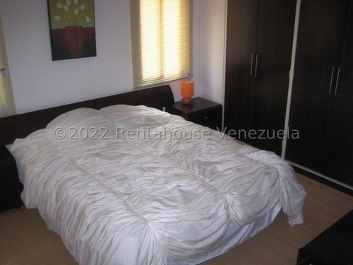 Imagen 7 de 10 de Bello Apartamento Amoblado Ubicado En El Rosal Caracas 22-21432