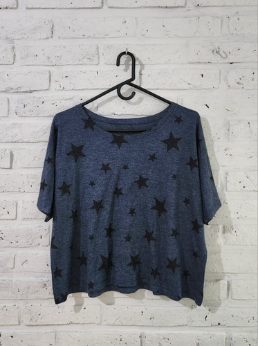 Imagen 1 de 2 de Remera Azul Con Estrellas
