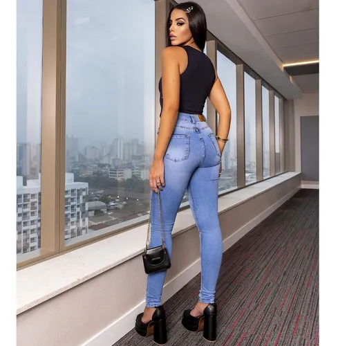 Cal a Jeans Cigarrete Feminina Cinta Modeladora Revanche