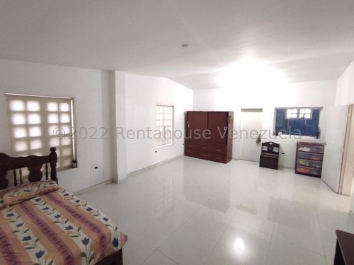 Imagen 12 de 20 de Amplia Casa Para Remodelar Urb. La Floresta La Victoria 23-14852 Ejc 04243439046