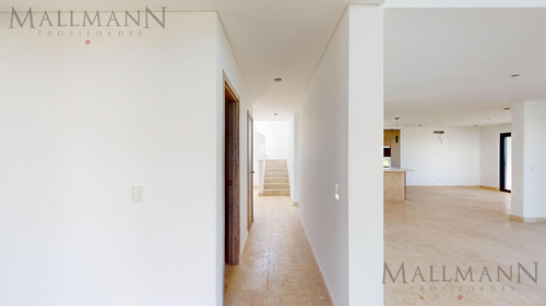 Excelente Casa A Estrenar A La Laguna En Pilara - La Calesa
