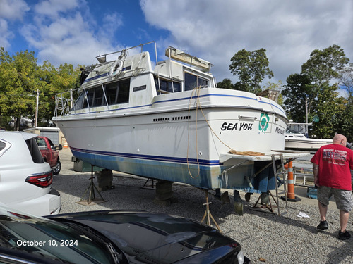 Yate Carver 28 Pies, Doble Piso, 1986, Sin Motores
