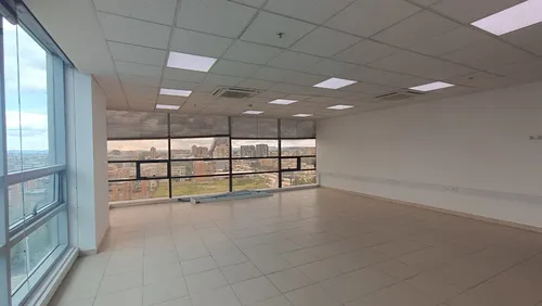 Oficina En Arriendo/venta En Chico Norte Iii. Cod A1105062