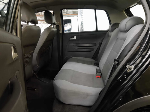 Imagen 5 de 10 de Volkswagen Crossfox 1.6 Std 5 Vel Ac 2007