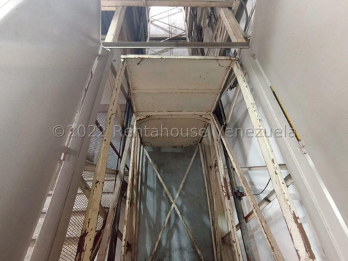 Edificio Comercial En Venta En Avenida Libertador Barquisimeto Lara. Código 23-15252 Excelente Oportunidad Al Mejor Precio Negociable!!!. Comunicate Conmigo! Gracias. Pregunta Sin Compromiso Kv #