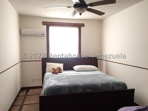 Imagen 23 de 30 de Mayerling Gonzalez Bm Vende Casa La Lagunita Country Club Mls #23-5183
