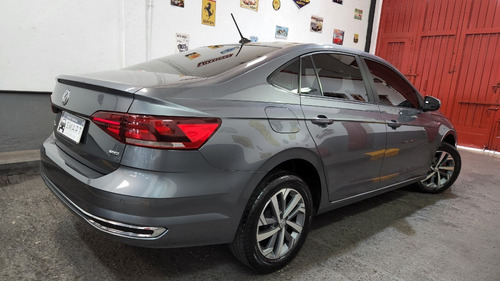 Imagen 4 de 23 de Volkswagen Virtus Highline 2020 1.6 Msi At Smart Garage