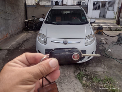 Fiat Palio 1.6 16v Essence Flex Dualogic 5p