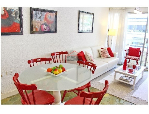 Apartamento En Peninsula, 2 Dormitorios *- Ref: 2926