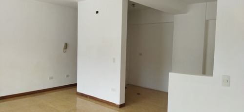Imagen 8 de 28 de Se Vende Apartamento En Obra Blanca Avenida Cuatricentenaria Valencia . Angela Betancourt 04125067379 04244900499