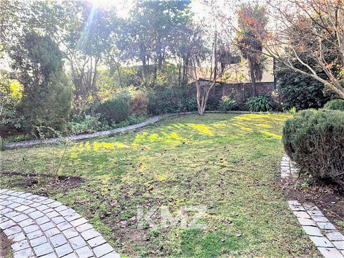 Casa En Venta De 4 Dormitorios En San Carlos De Apoquindo