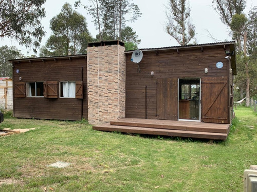 Hermosa Casa Cabaña En Punta Negra. - 3 Cuartos, 2 Baños, Piscina, Parillero, Deck