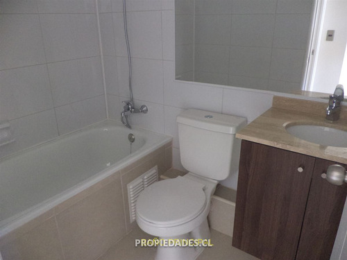 Departamento En Venta De 2 Dorm. En Estación Central