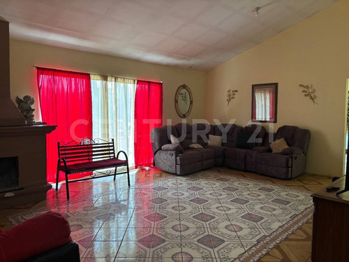 Casa De Una Planta En Venta En La Haciendita, Chihuahua.